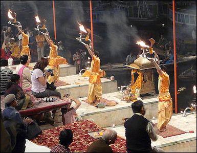20120502-Aarti fire Evening_Aarti Dashashwamedh_ghat Varanasi.jpg